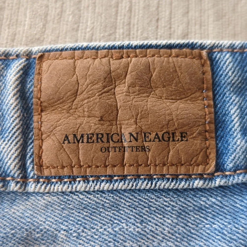 AEO Distressed Tom Girl Shortie Ripped Distressed Frayed Jean Shorts 2 Blue - Picture 7 of 15